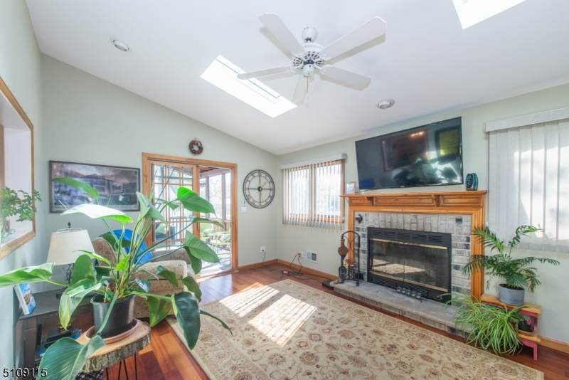 43 Princeton St - Photo 1