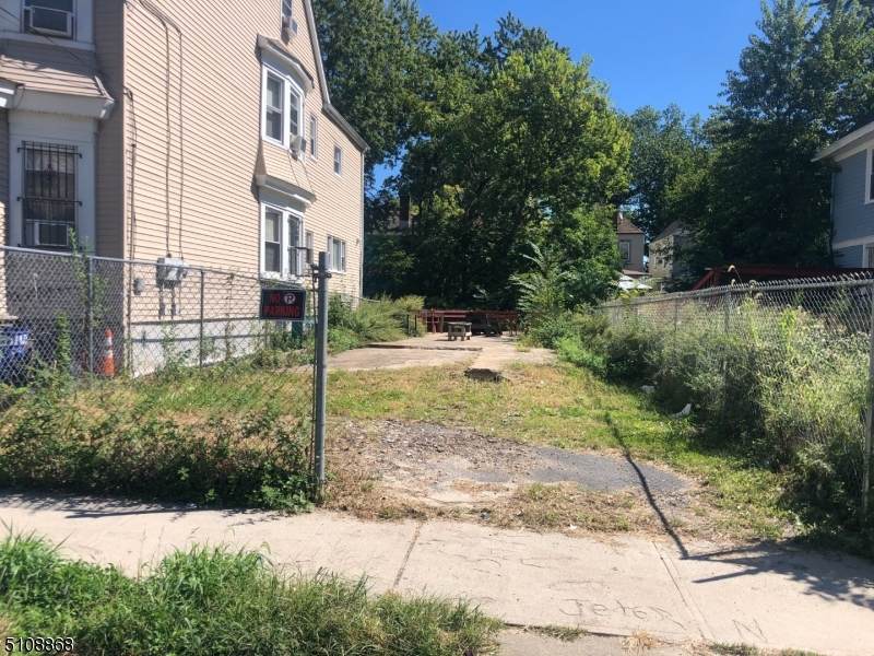 46 Columbia Ave - Photo 1