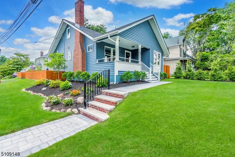 106 Morris Ave - Photo 1