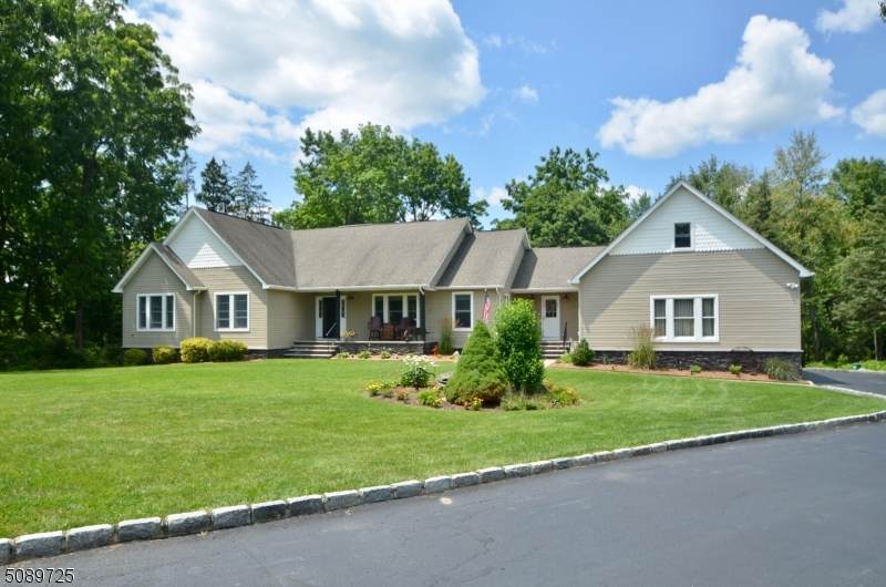 8 Winding Way - Photo 1