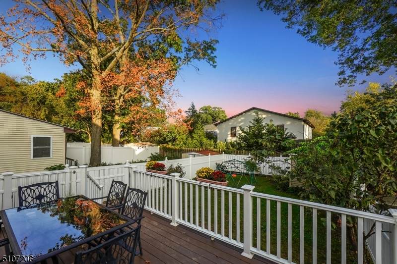126 Windsor Ave - Photo 1