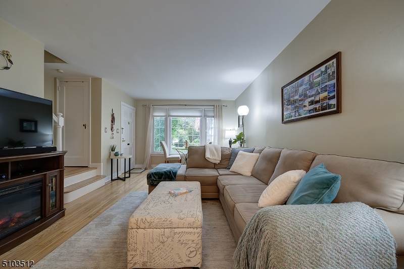 32 Meadowbrook Pl - Photo 1