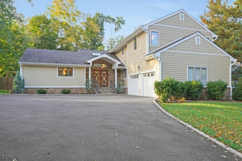 128 Washington Drive - Photo 1