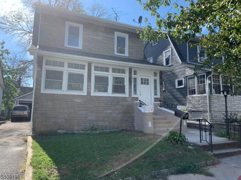 61 Naden Ave - Photo 1