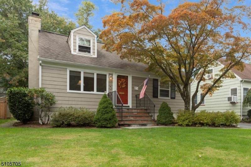 37 Greenfield Ave - Photo 1