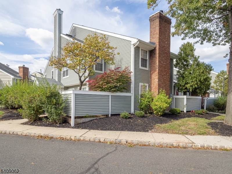161 Country Club Dr - 4 - Photo 1