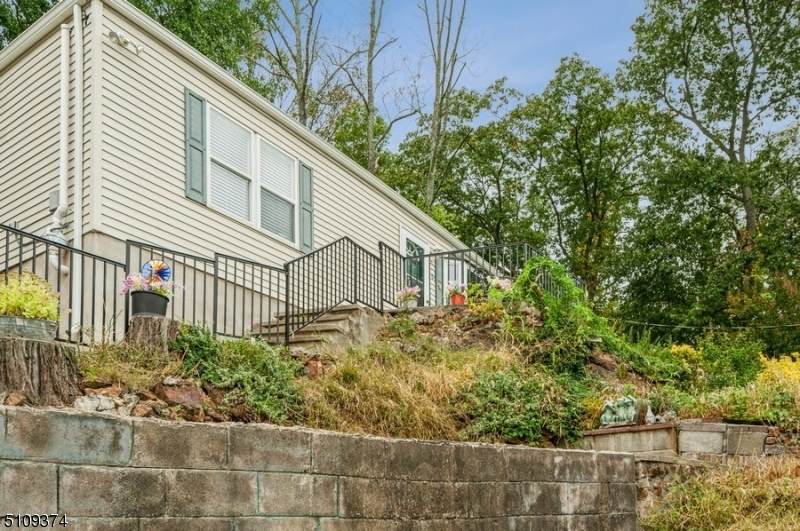 20 Greenwood Ave - Photo 1
