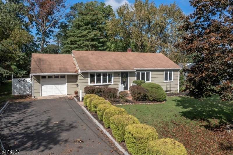 32 Edgewood Terrace - Photo 1
