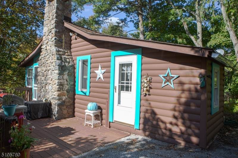 103 Cedar Dr - Photo 1