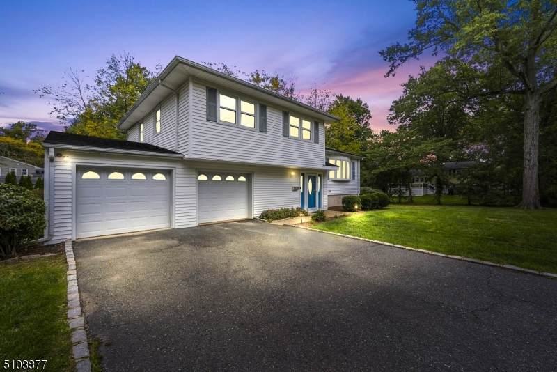 19 Slope Dr - Photo 1