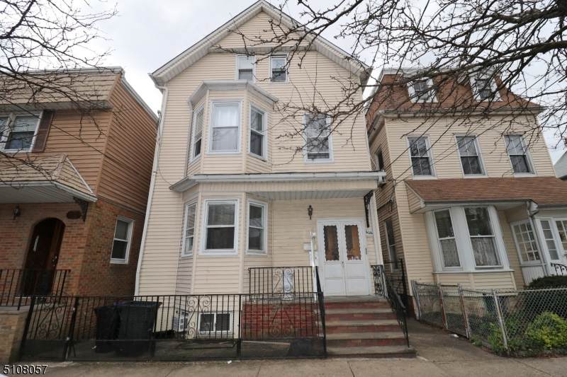 406 Lafayette St - Photo 1