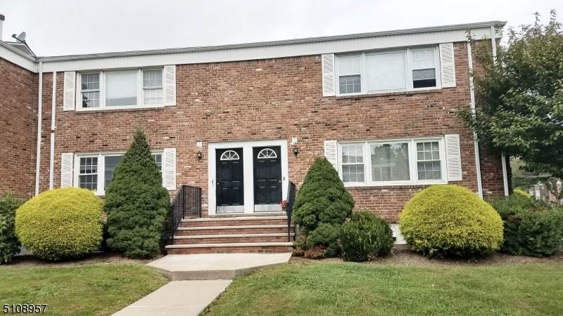 11 Dartmouth Ave - Photo 1