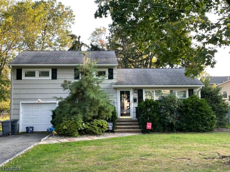 101 Irving Ave - Photo 1