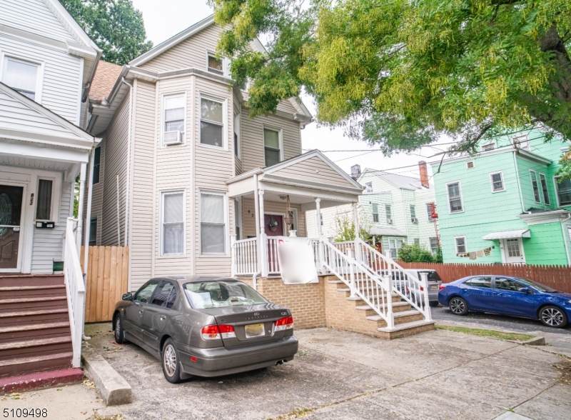 824 Ridge St - Photo 1