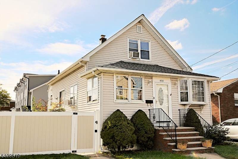 850 Mccandless Pl - Photo 1