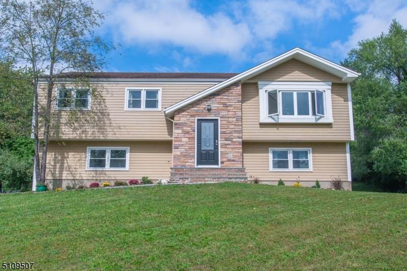9 Runnymede Ct - Photo 1