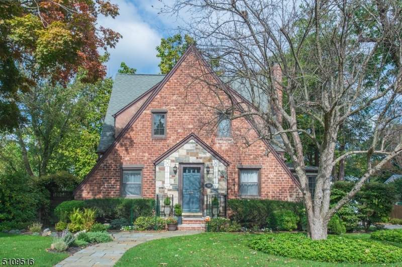 44 E Reid Pl - Photo 1