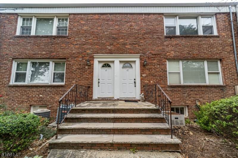 7 Stanford Dr - Photo 1