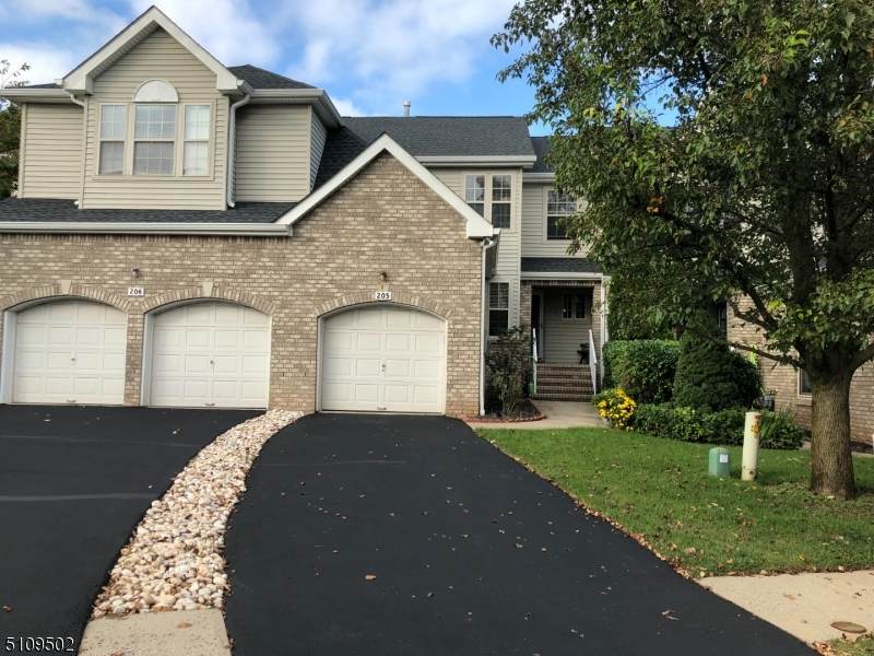 205 Taggert Dr - Photo 1