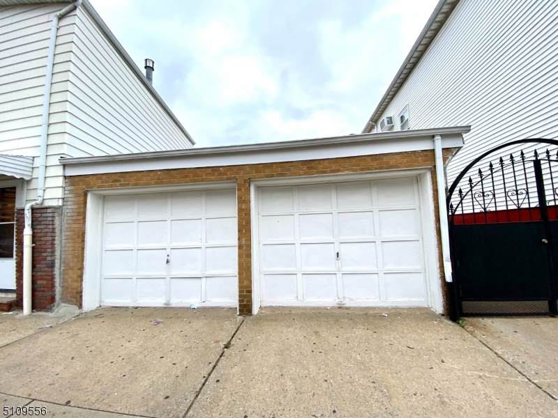 110 Mcwhorter St - Photo 1