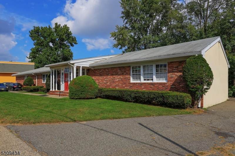 676 Amboy Ave - Photo 1