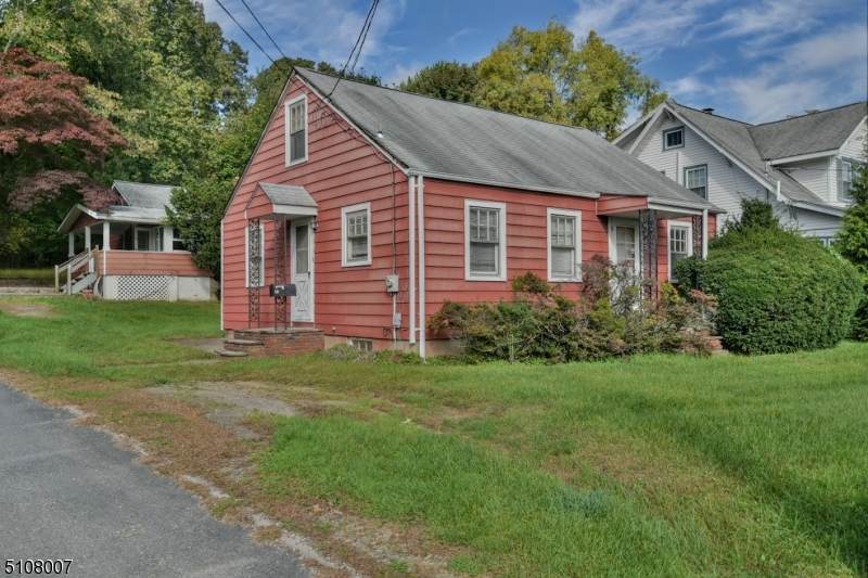 33 Catherine St - Photo 1