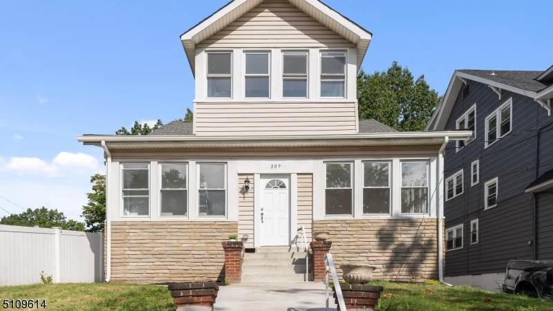 209 Chancellor Ave - Photo 1