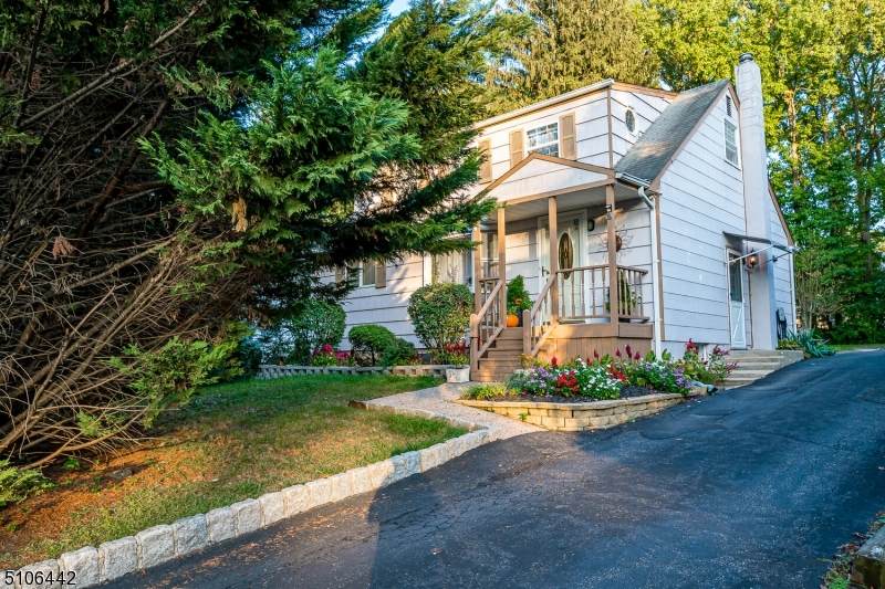 103 Union Ave - Photo 1