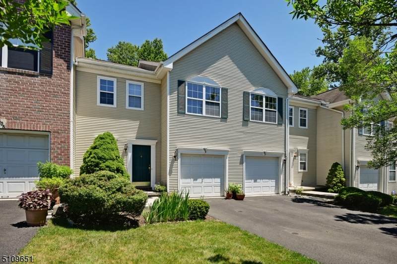 504 Canterbury Way - Photo 1