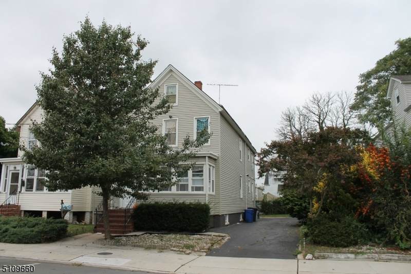 181 Pershing Ave - Photo 1