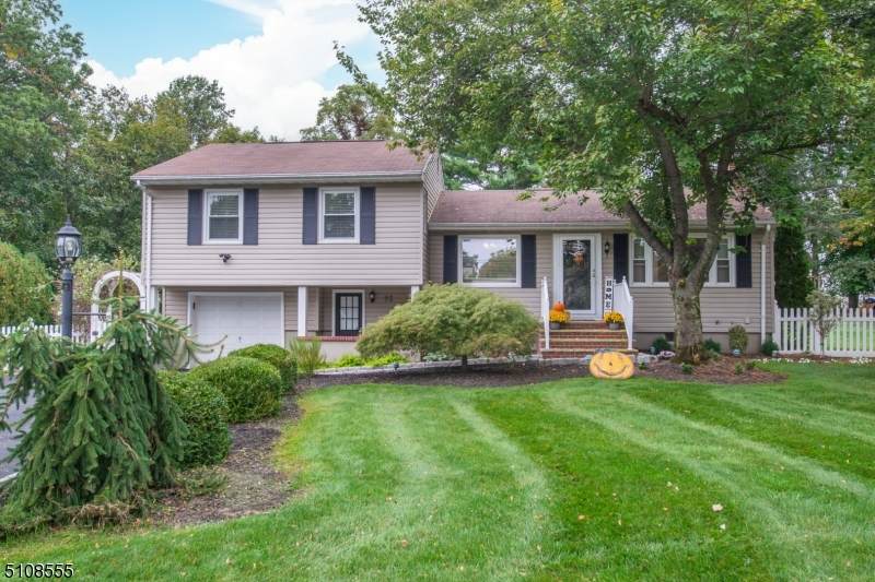 25 Perrin Dr - Photo 1
