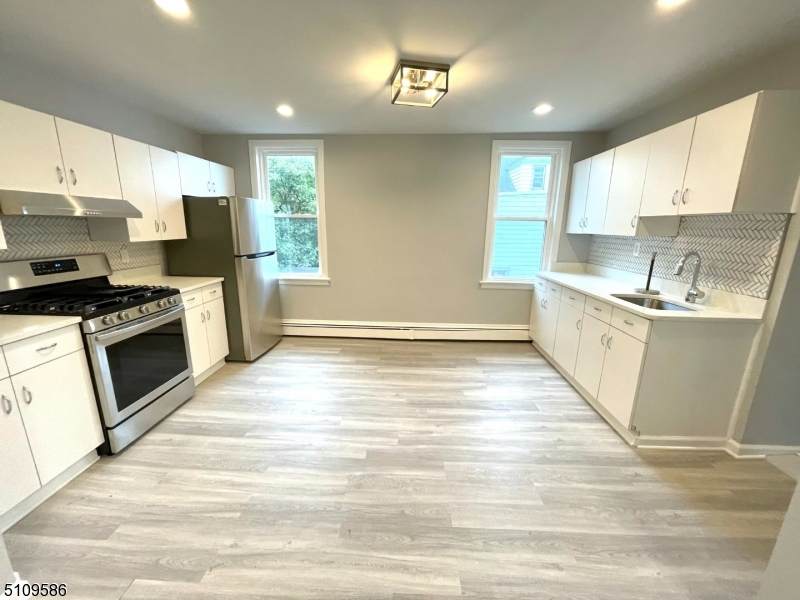 30 Roma St Apt 2 - Photo 1