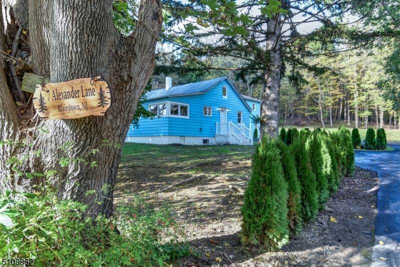 7 Alexander Ln - Photo 1