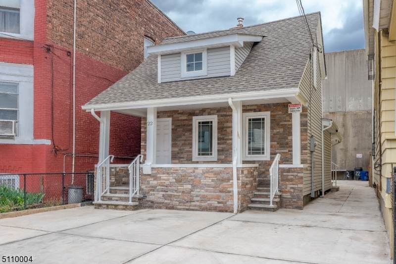 22 Atlantic St - Photo 1