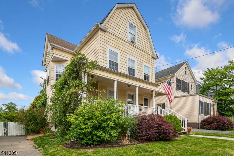 27 Almira St - Photo 1