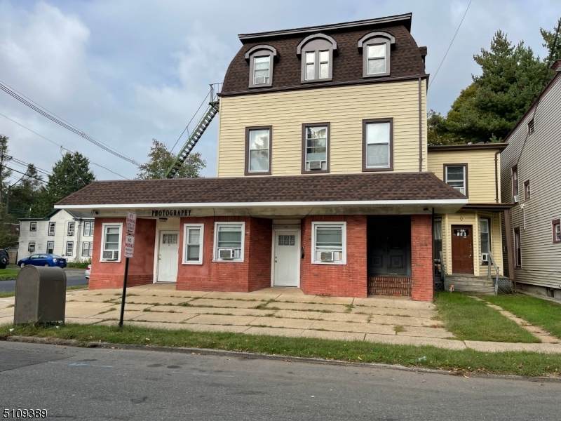 44 Lincoln Pl - Photo 1