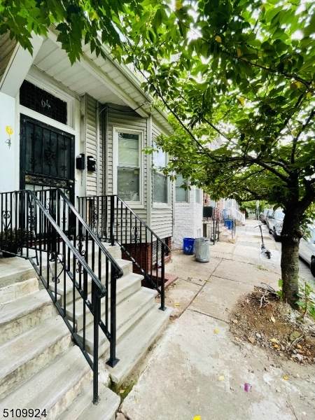 64 4Th St - Photo 1