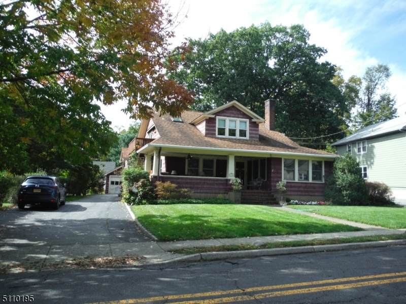 124 Ackerman Ave - Photo 1