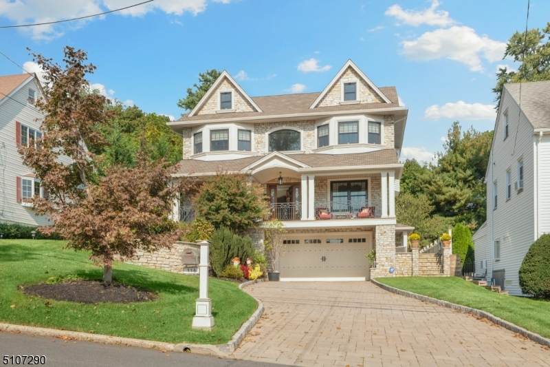 116 Satterthwaite Ave - Photo 1