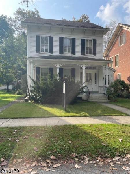 404 3Rd St - Photo 1