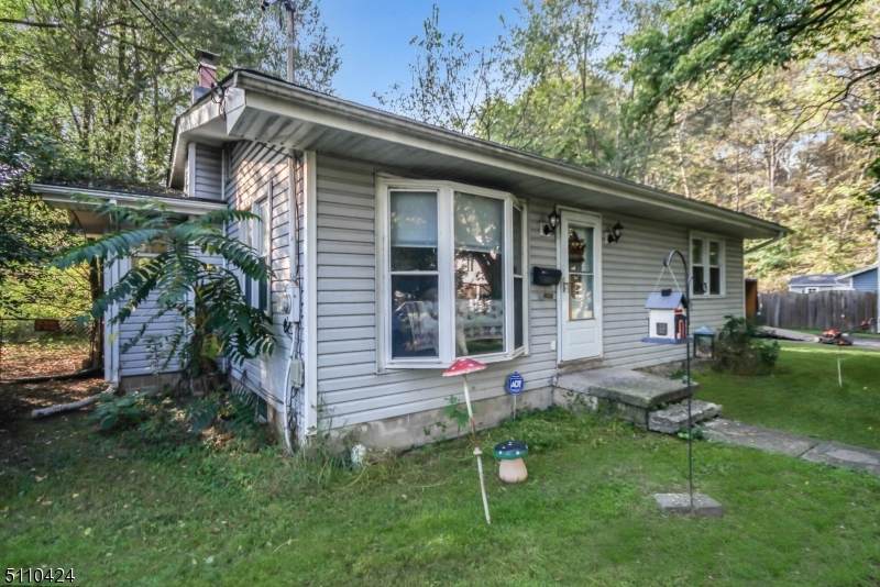 169 Adams St - Photo 1