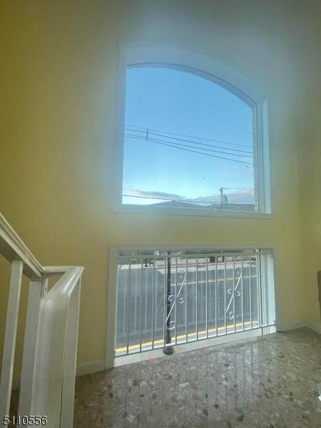 923 Stuyvesant Ave - Photo 1