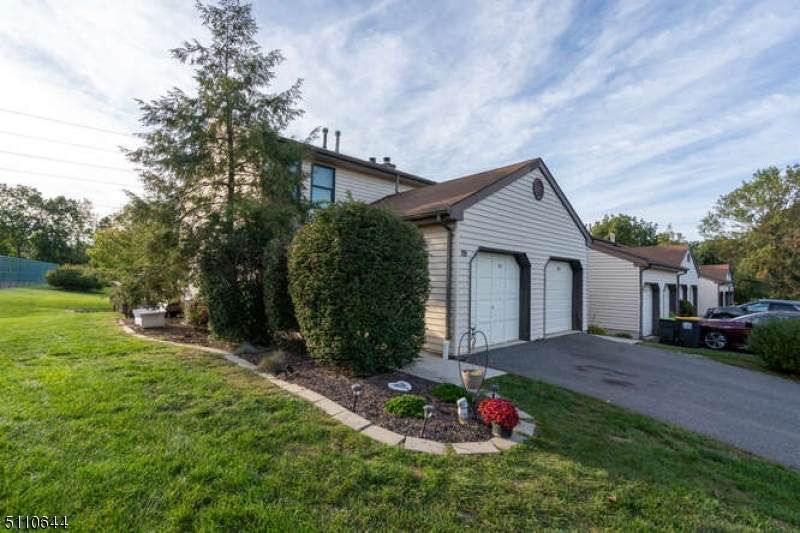 145 Locust Ct - Photo 1