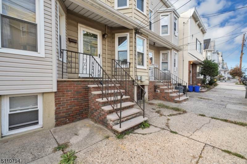11 Highland Ave - Photo 1