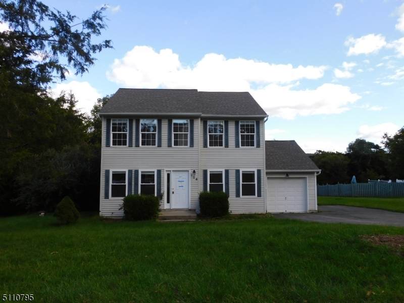 124 Hillside Dr - Photo 1