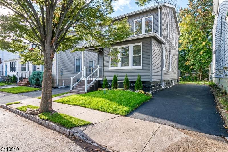 223 Laurel Ave - Photo 1