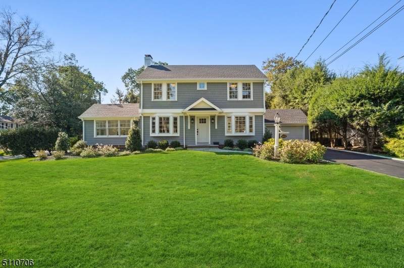 1101 Wychwood Rd - Photo 1