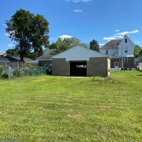 912 Boesel Ave - Photo 1