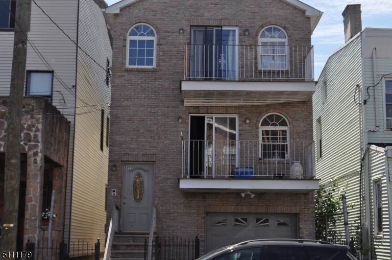597 Bramhall Ave - Photo 1