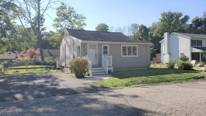 37 Walker Ave - Photo 1